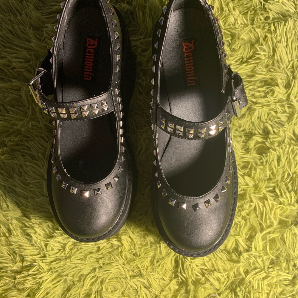 Pre owned black SWING-03